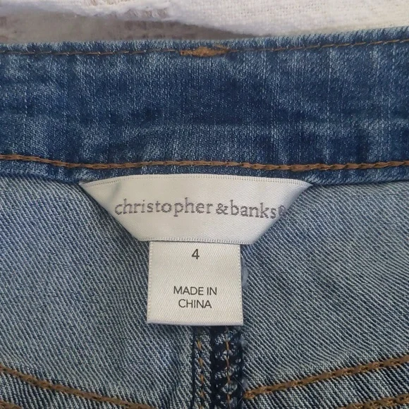 Embroidered Denim Skirt Size 4 - Picture 9 of 11